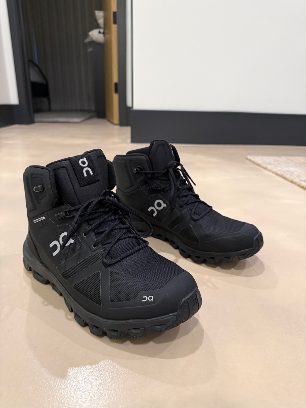On Running Cloudrock Waterproof